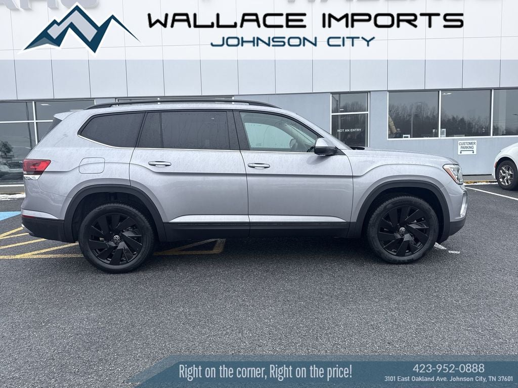 2026 Volkswagen Atlas 2.0T SE W/TECHNOLOGY in Silver Mist Metallic — front three-quarter view