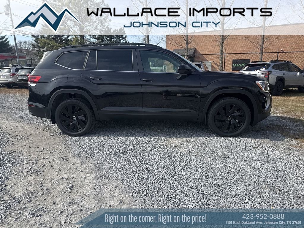 2026 Volkswagen Atlas 2.0T SE W/TECHNOLOGY in Deep Black Pearl — front three-quarter view