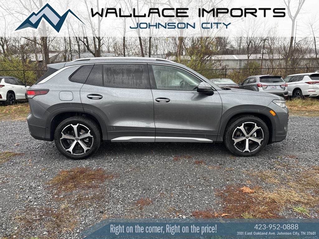 2026 Volkswagen Tiguan 2.0T SE in Platinum Gray Metallic — front three-quarter view