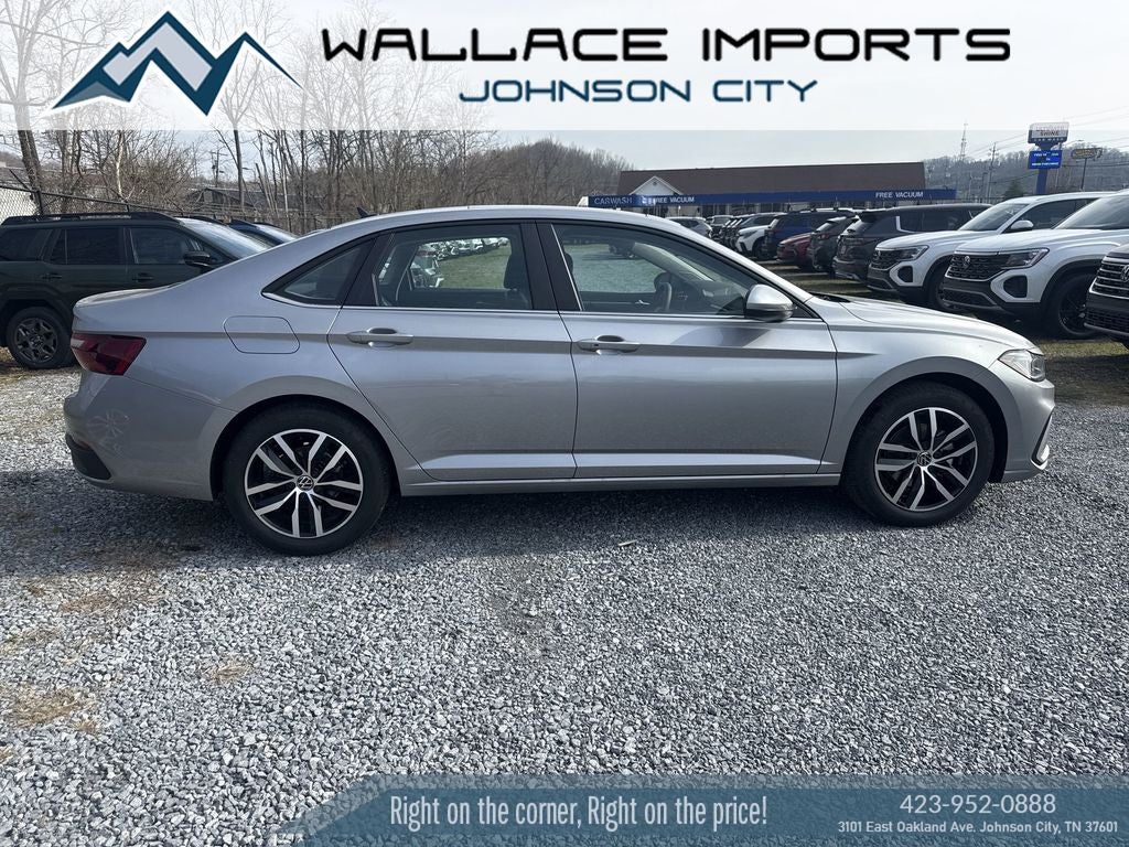 2026 Volkswagen Jetta 1.5T SE in Pyrite Silver Metallic — front three-quarter view