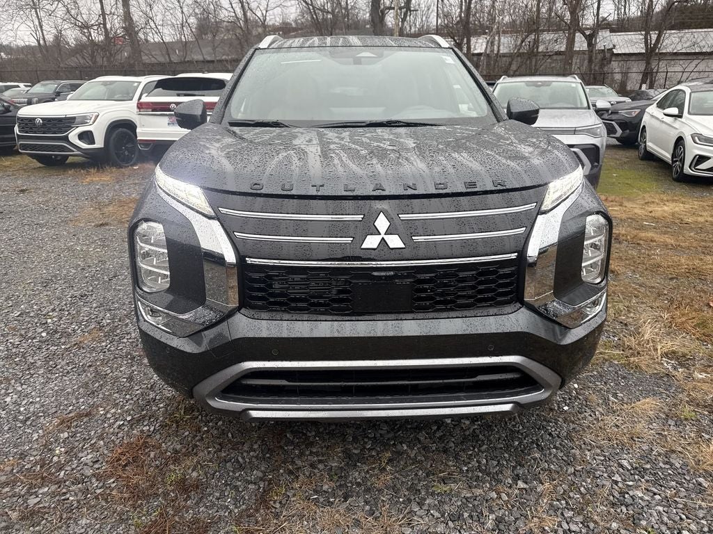 2026 Mitsubishi Outlander — side profile view