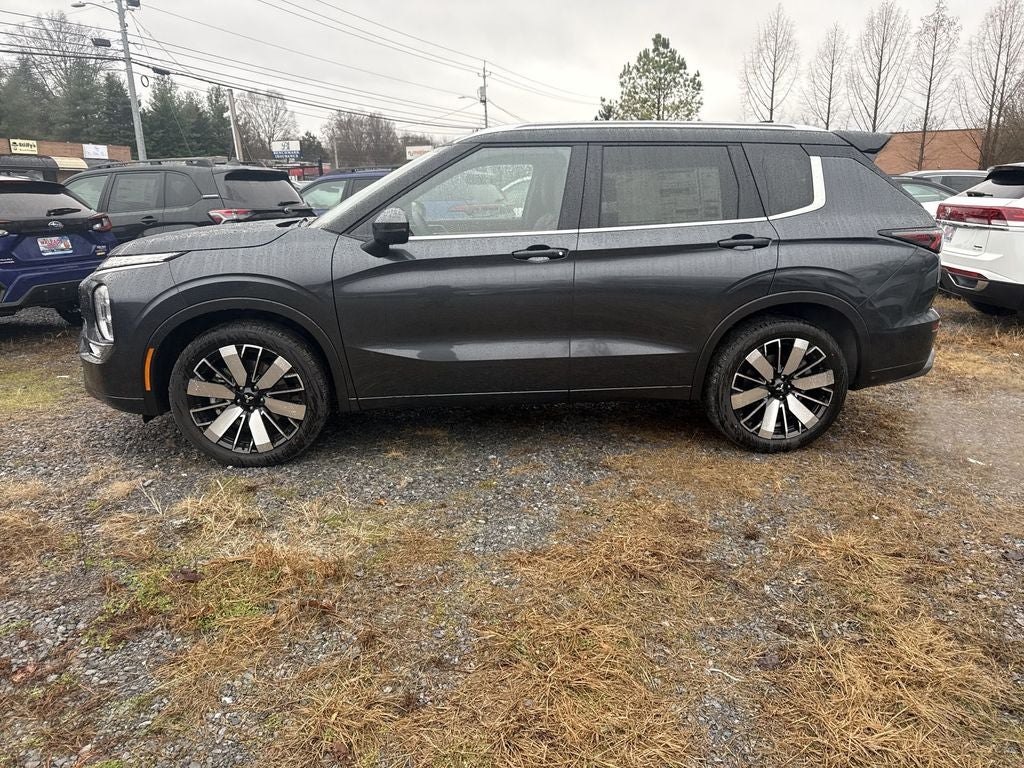 2026 Mitsubishi Outlander — rear three-quarter view