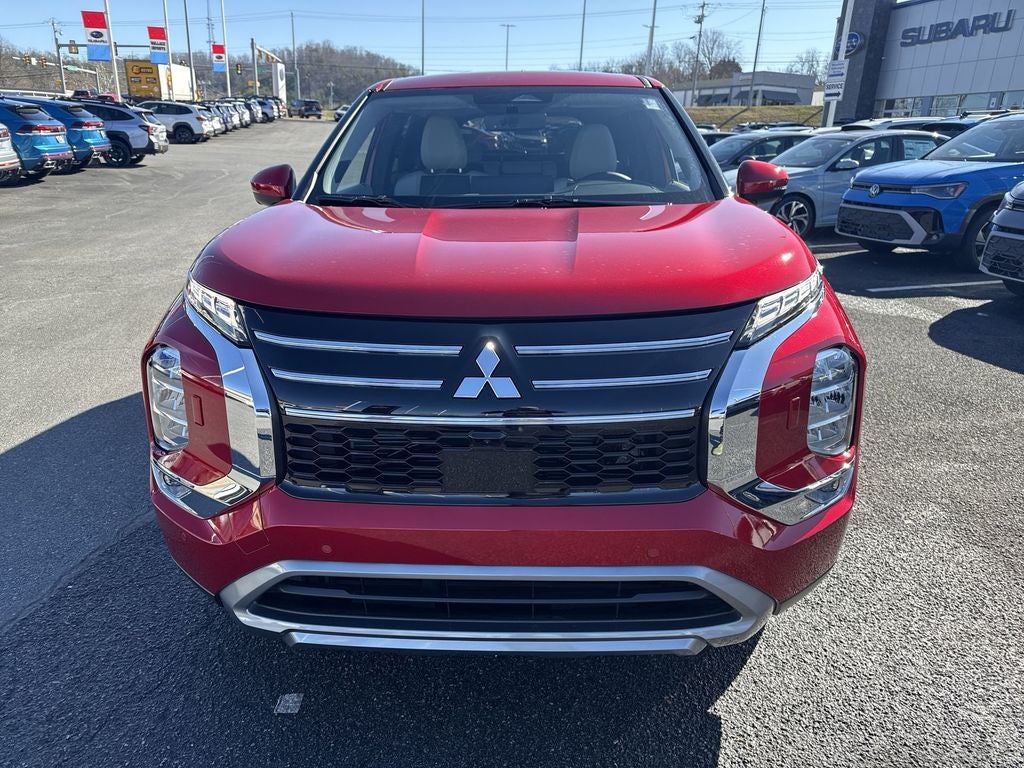 2025 Mitsubishi Outlander — side profile view