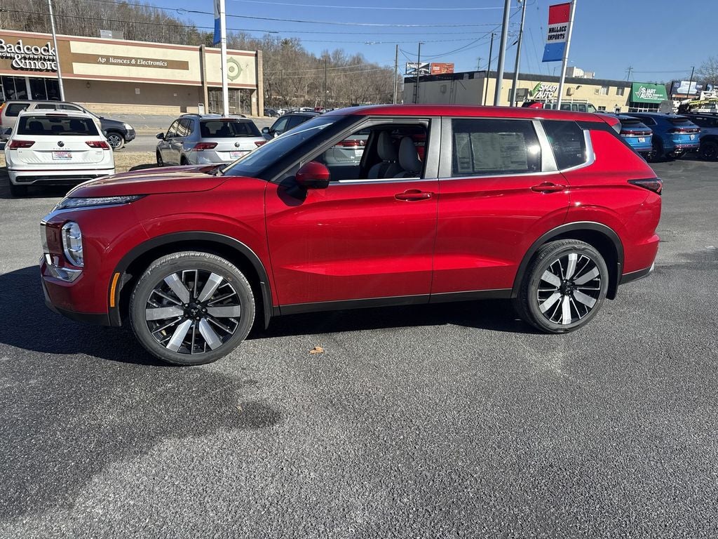 2025 Mitsubishi Outlander — rear three-quarter view