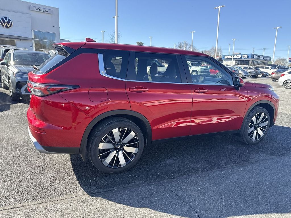 2025 Mitsubishi Outlander — interior view