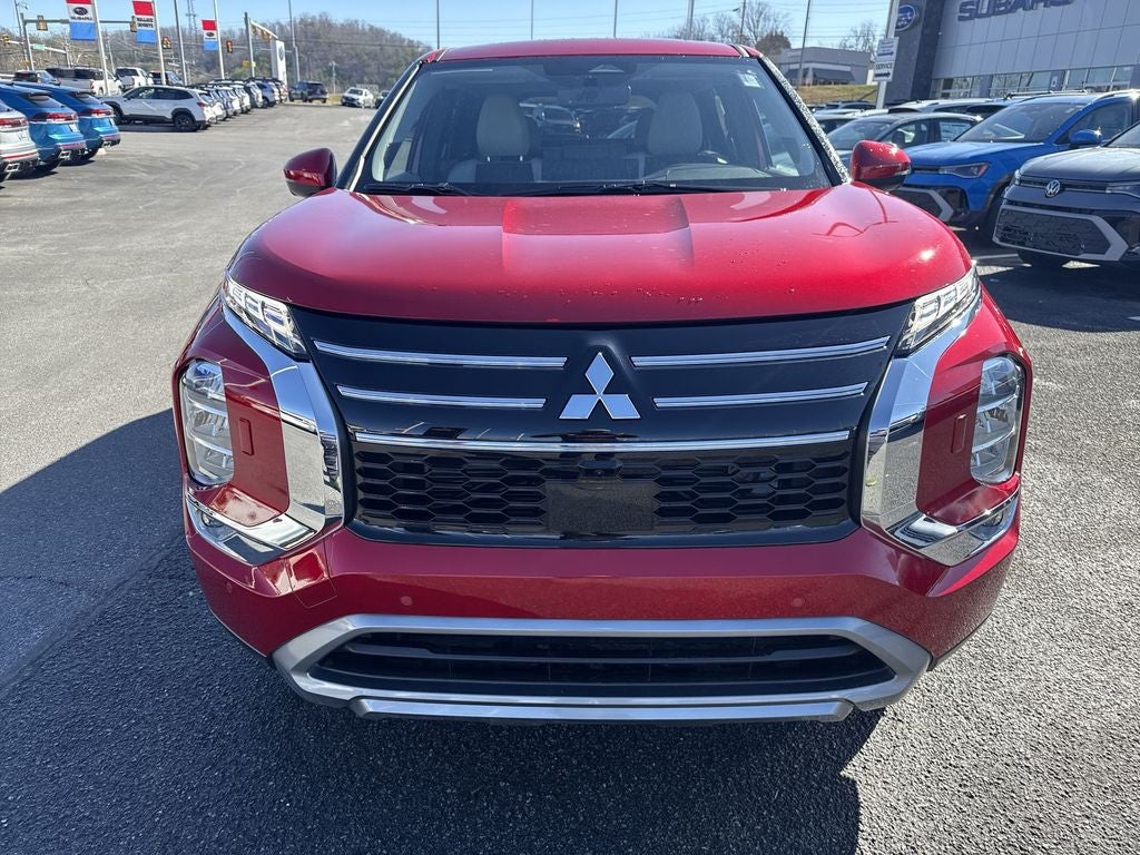 2025 Mitsubishi Outlander — side profile view