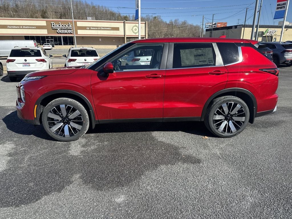 2025 Mitsubishi Outlander — rear three-quarter view