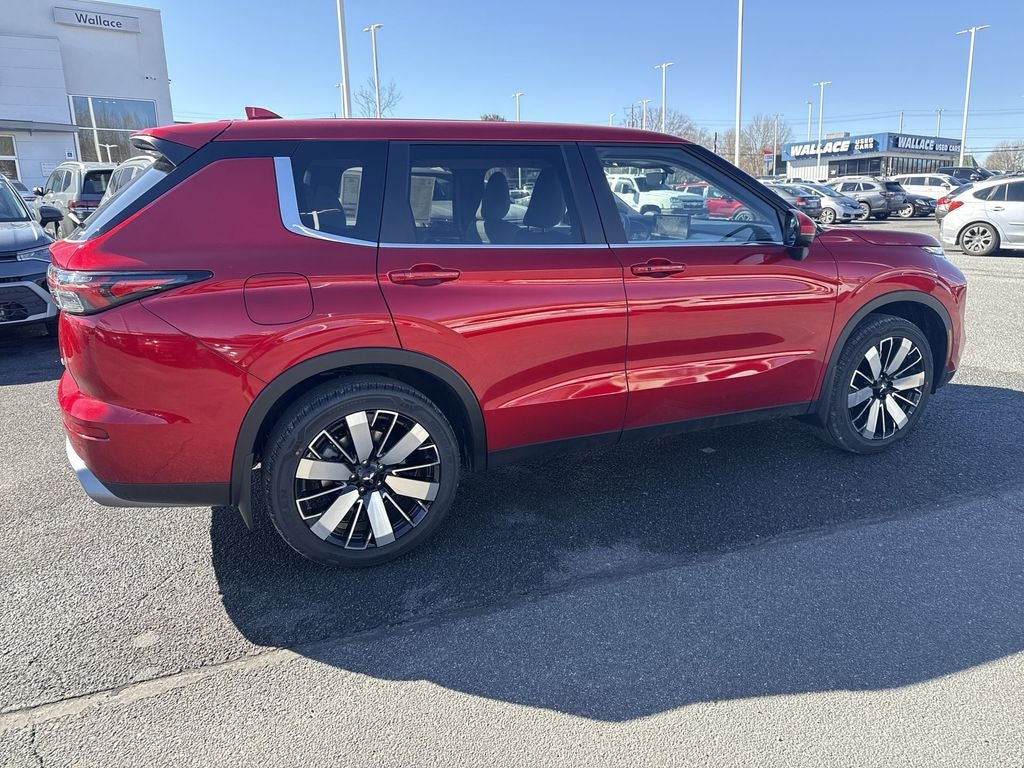 2025 Mitsubishi Outlander — interior view