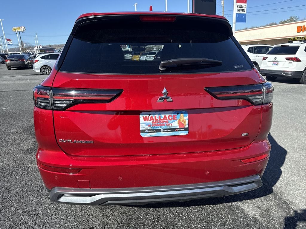 2025 Mitsubishi Outlander — detail view